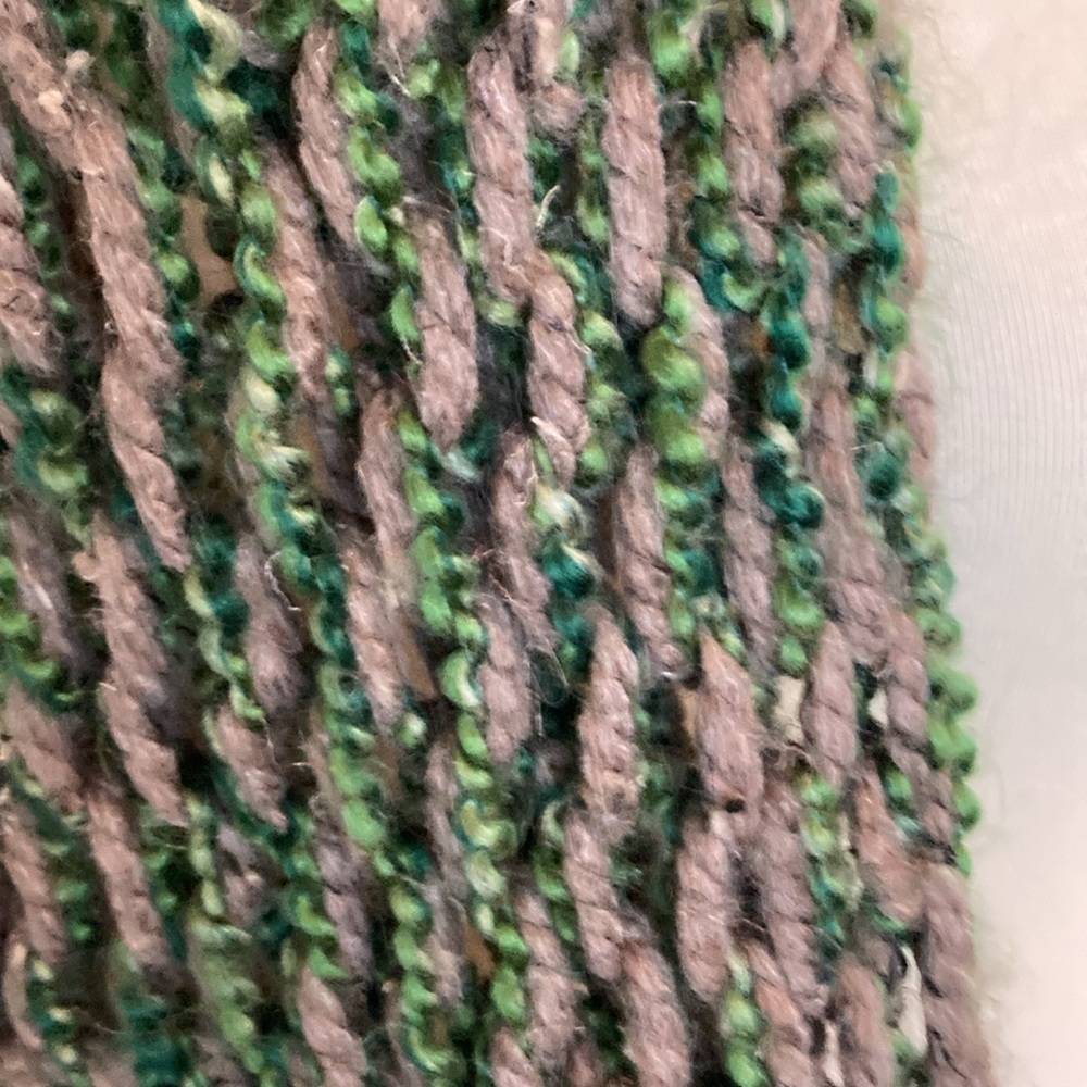 Handmade crocheted shawl in green and gray - Picture 2 of 4